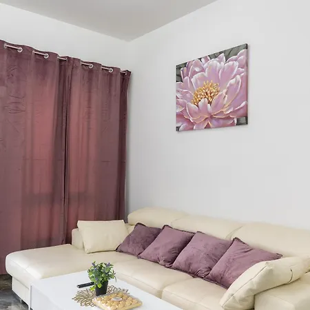 Delux Apartment *