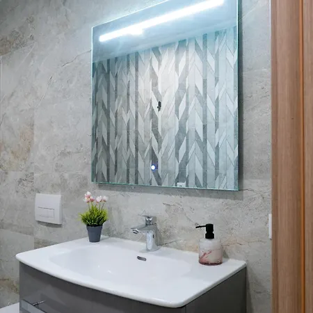 Delux Apartment *