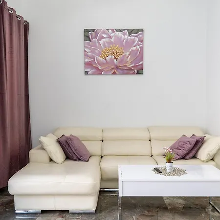 Delux Apartment *