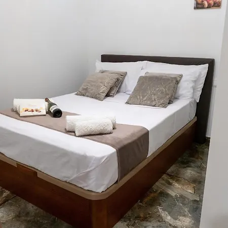 Delux Valencia
